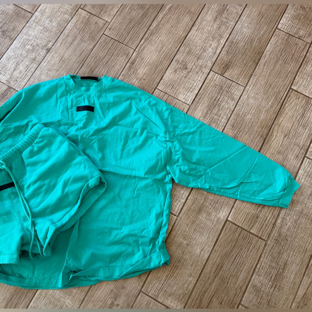 Men’s Essentials set - Picture 3 of 7